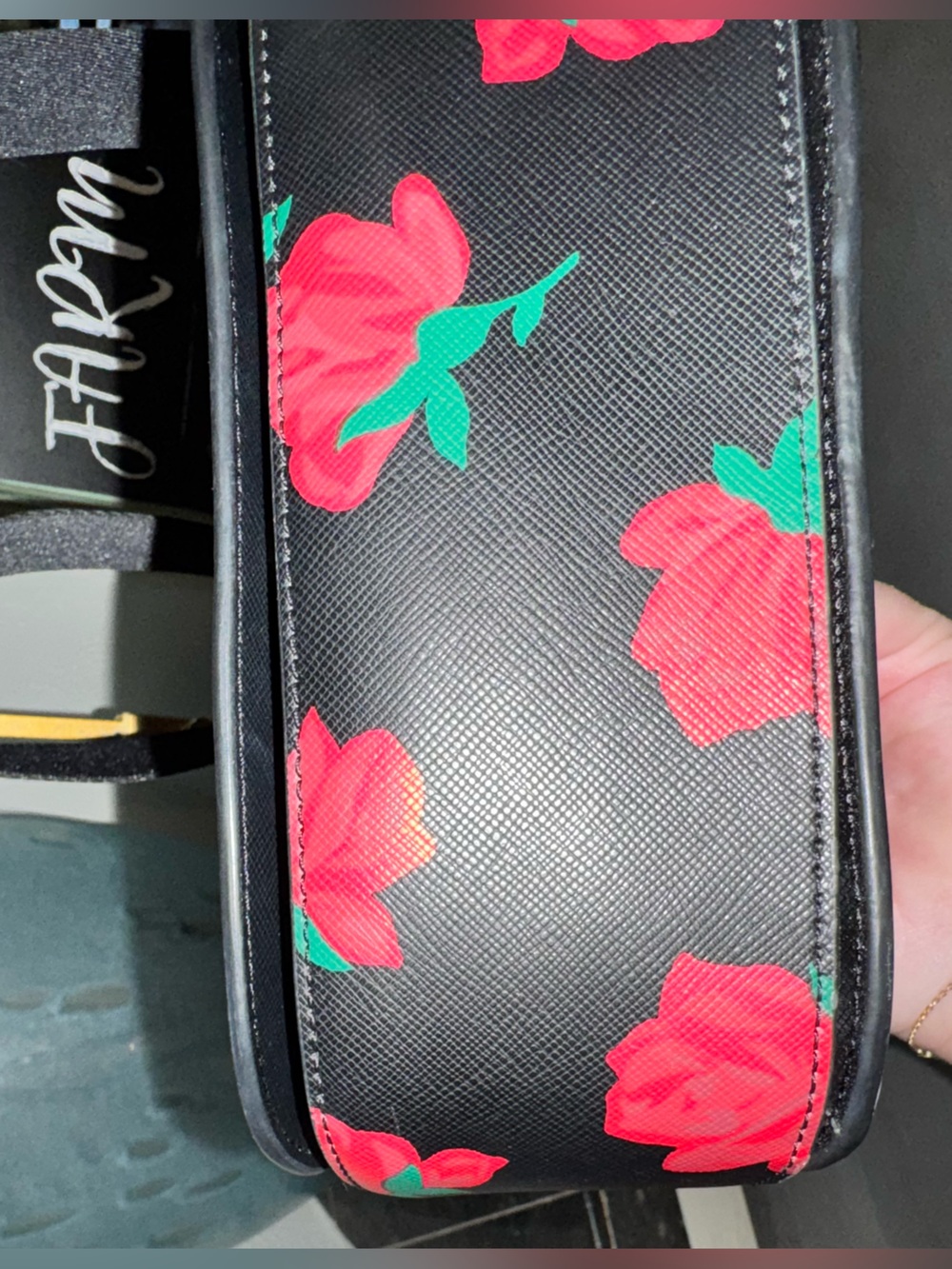 Kate Spade Madison Rose Toss Printed
Saddle Bag style KE533 - sold out at stores - Picture 14 of 15